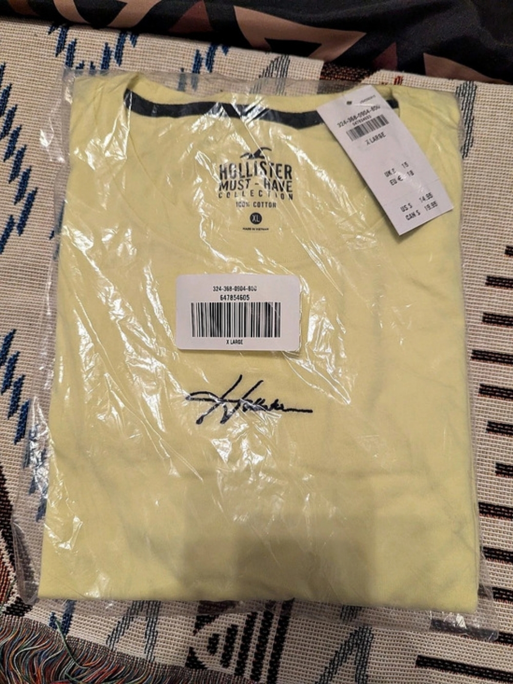 Hollister Must-Have Collection Color Block Tee in Yellow & Black XL NWT
